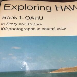 60/70s Exploring Hawaii Book 1 Oahu Cool guide book in pictures. Flowers & Surf
